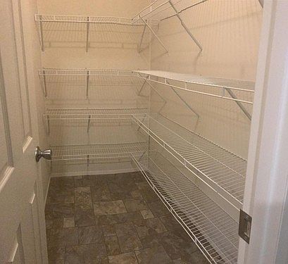 4th image of 13536 Pinewood Dr