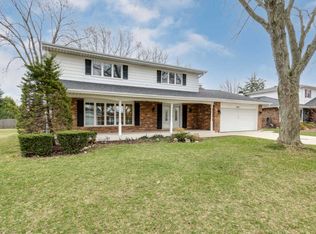 7021 Hillcrest Dr, Downers Grove, IL 60516