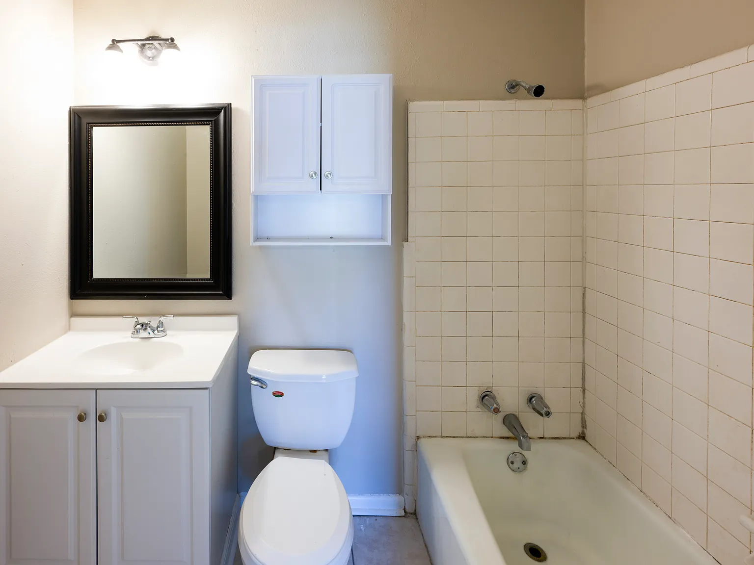 3 bed, 1.5 bath, 1098 sqft, $1,350 — Photo 2