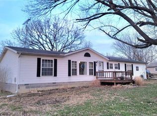 322 Pine St, Mound City, KS 66056