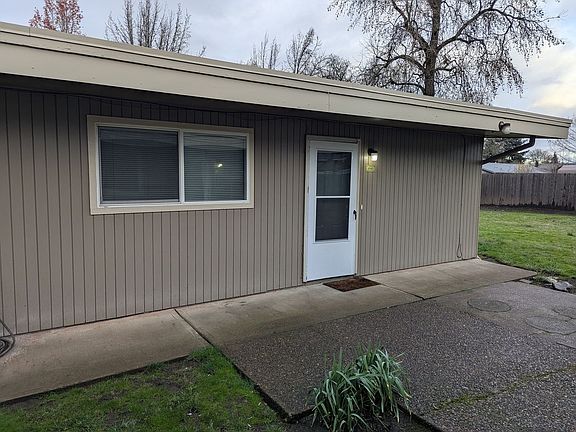 2nd image of 4926-4956 6th Ave NE #4940