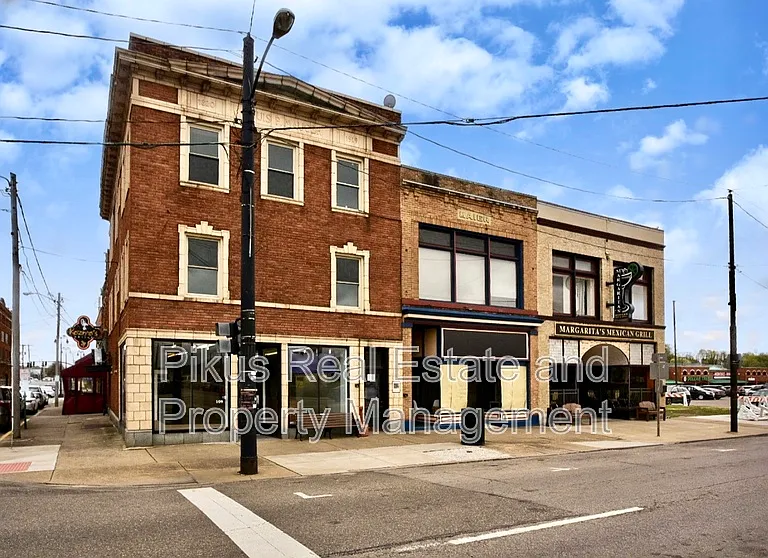 111 Lincoln Way W #2 — Photo 1
