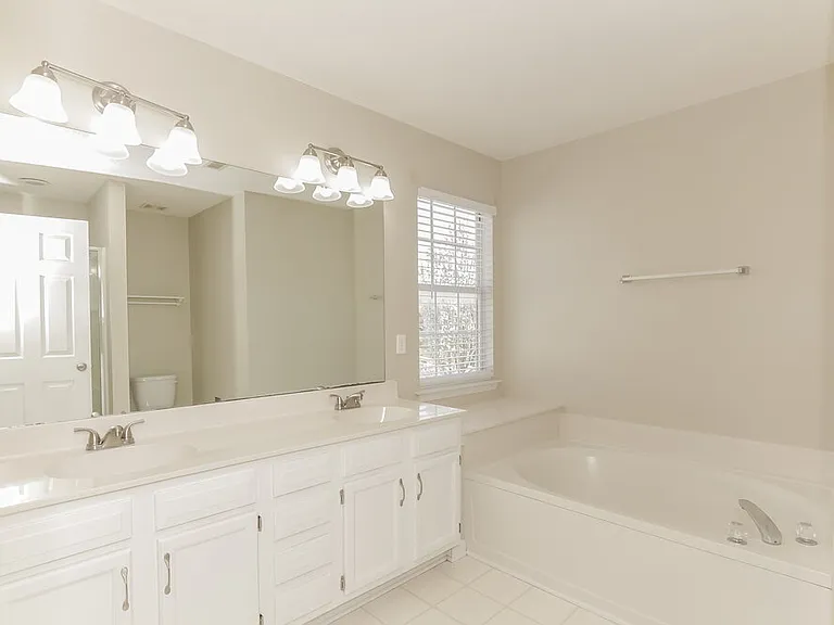 544 Carlisle Dr — Photo 12