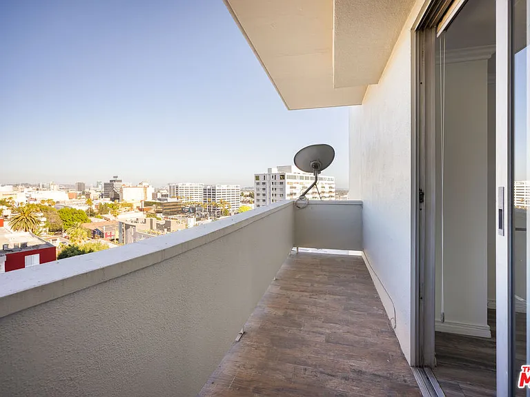 7250 Franklin Ave #702 — Photo 14