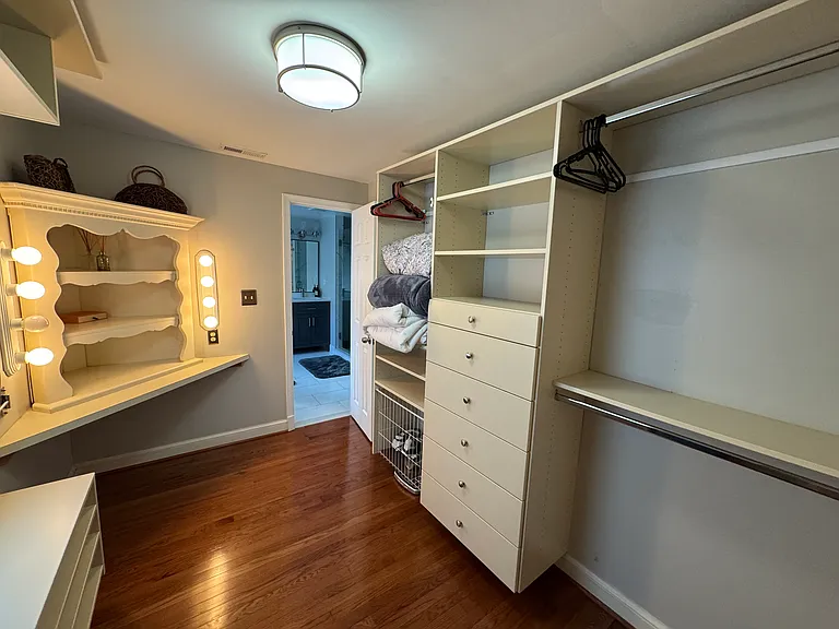 5716 Grosvenor Ln — Photo 24
