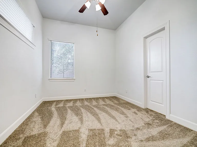 2364 Sperber Ln — Photo 11