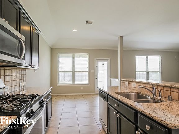 5th image of 4311 Plumeria Ave