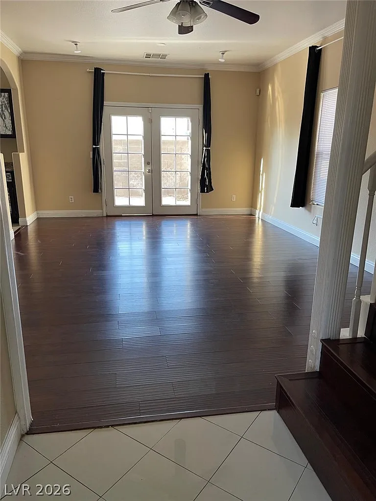 3 bed, 2.5 bath, 1393 sqft, $2,100 — Photo 2