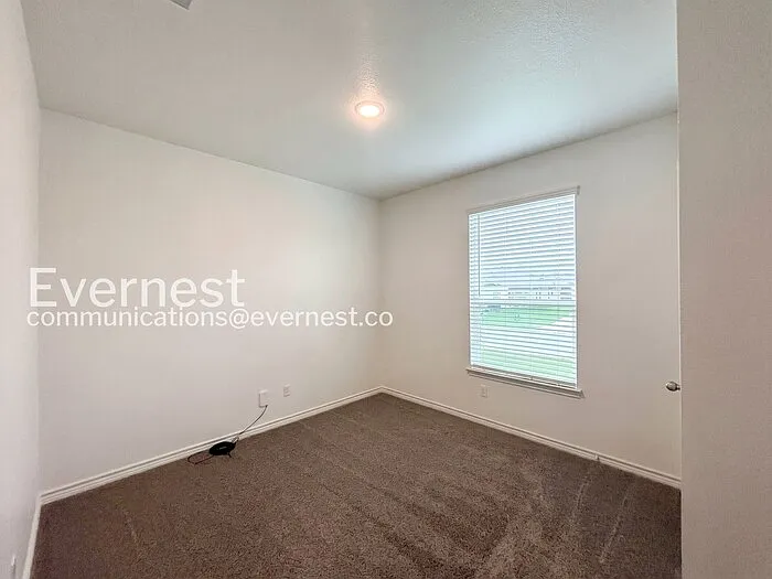853 Freedom Cir — Photo 10