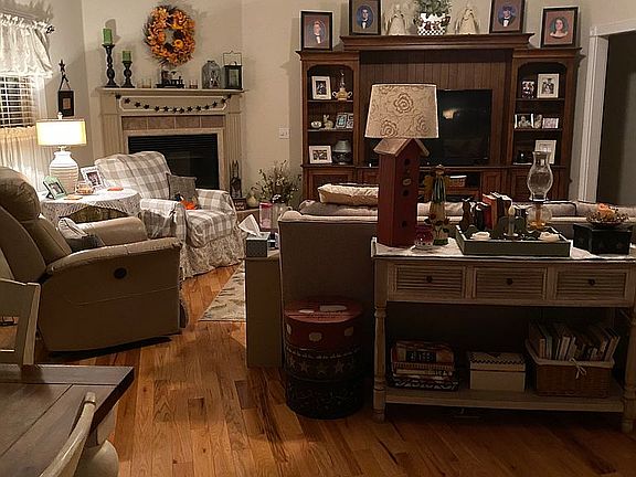 3rd image of 4027 Lone Wolf Cir