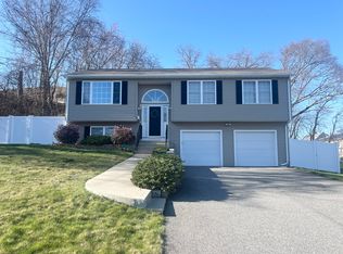 16 Lawrence St, North Providence, RI 02904