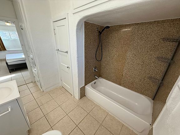 4th image of 615 N Marland Blvd #A