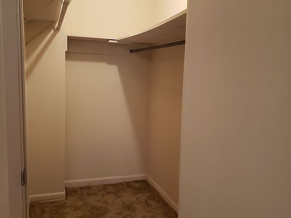 5th image of 215 Yelton Ct #0