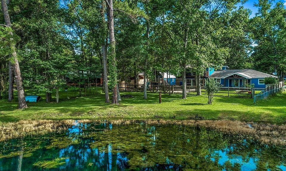 1st image of 10067 Crescent Dr