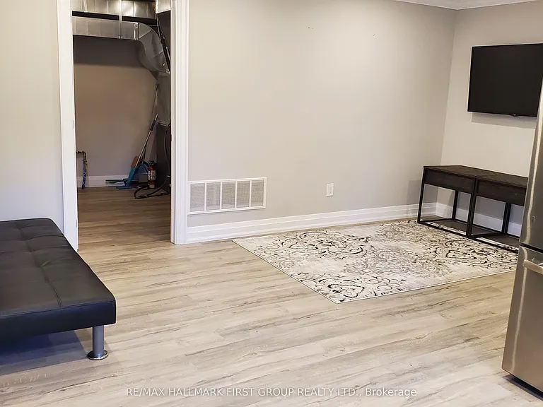 38 Muir Dr — Photo 8