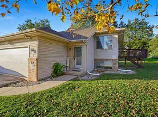 206 Hjemdal Ln, Deerfield, WI 53531
