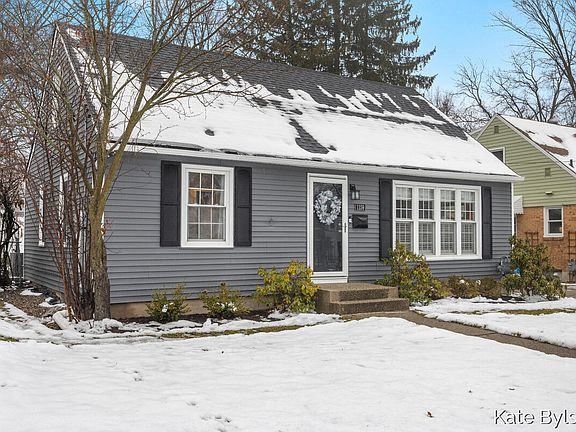 2nd image of 1159 Lakeside Dr SE