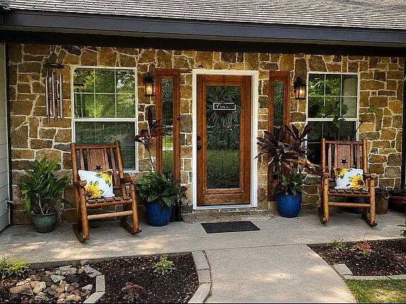 4th image of 124 County Road 3185