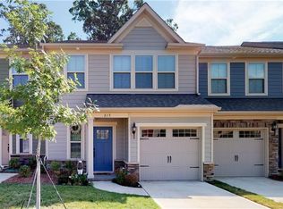 215 Scenic View Ln, Matthews, NC 28104