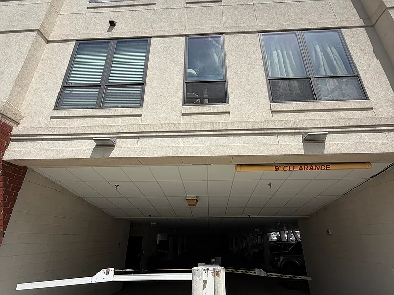 411 W Washington St — Photo 13