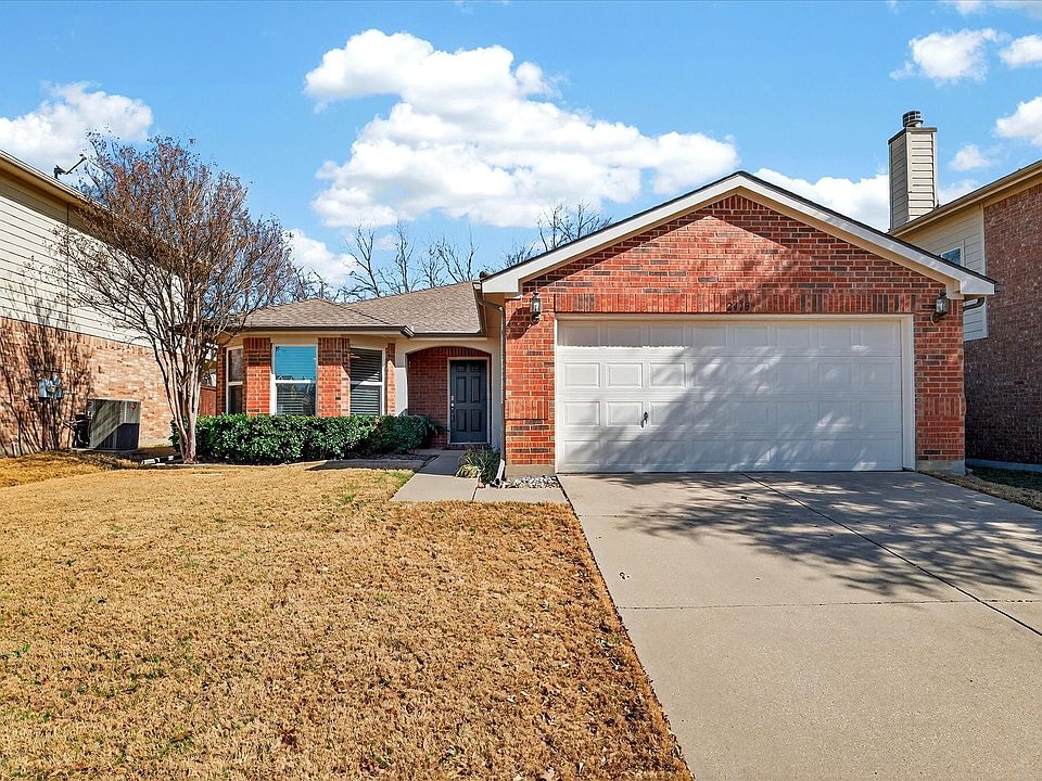 1st image of 2413 Graystone Dr