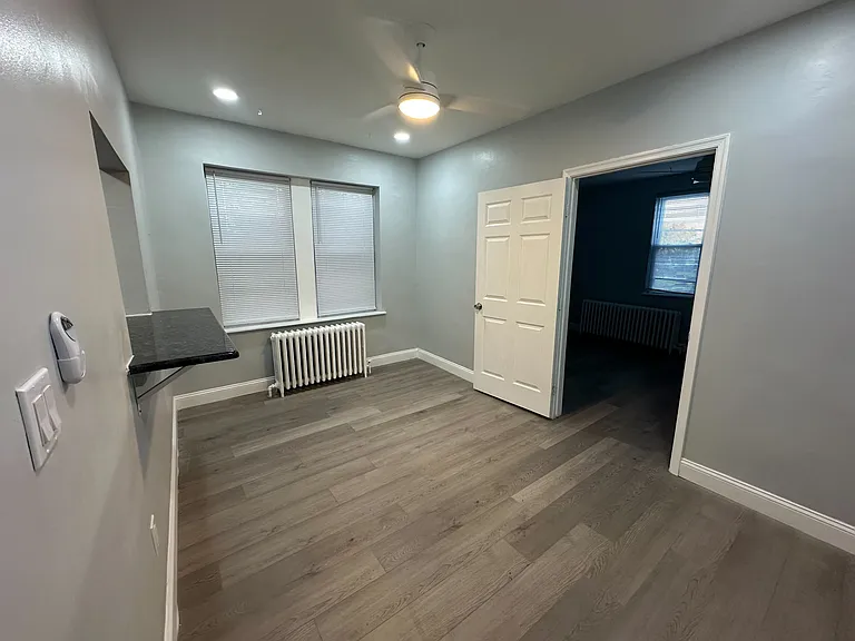 6236 Hasbrook Ave #3 — Photo 4