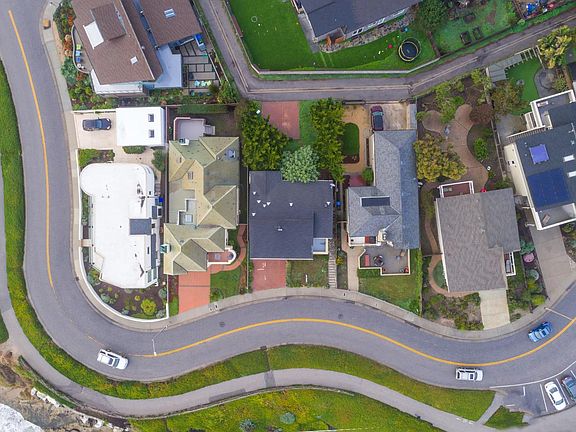 2nd image of 2236 W Cliff Dr
