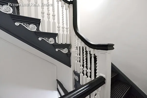 Rented by Peter Ashe | media 8