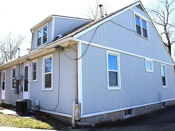2nd image of 2632/2634 SE Adams St