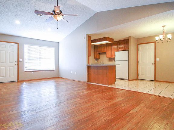 3rd image of 2847 W Wildwood Dr