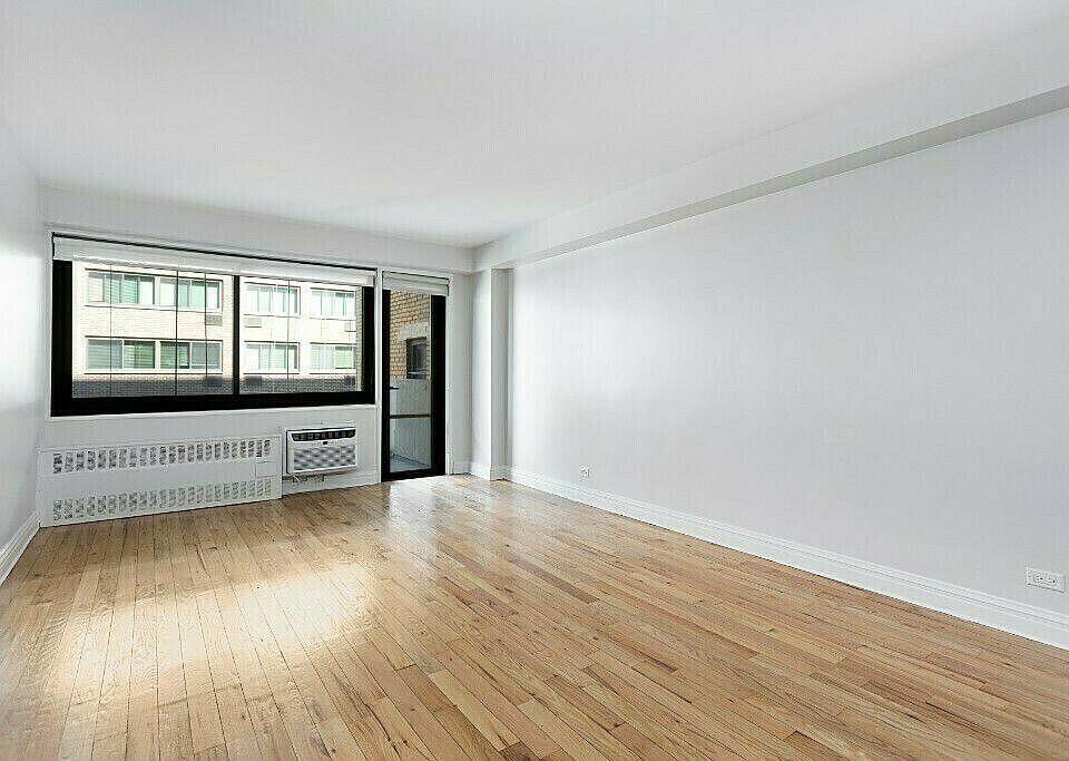 1st image of 135 W 96th St APT 10A