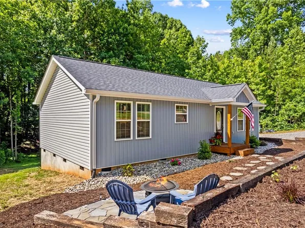 122 Yadkin River Rd, Statesville, NC 28625