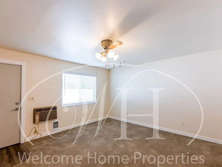 108 SE 6th St — Photo 8