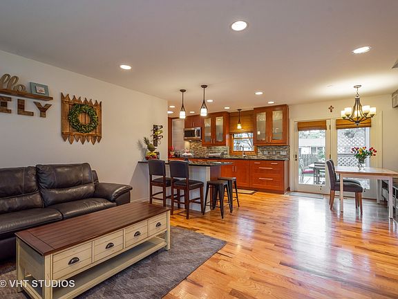 4th image of 1060 Heartwood Ln