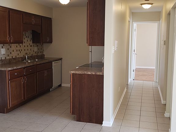 3rd image of 1670 Kiowa Dr APT 202
