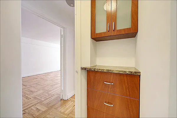 Rented by Akam Sales and Brokerage | media 8