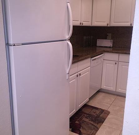 3rd image of 6255 NE Bay Club Drive #1