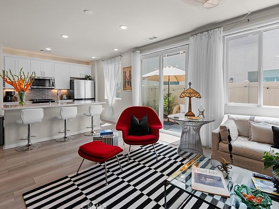 4th image of 2095 Bergamot St