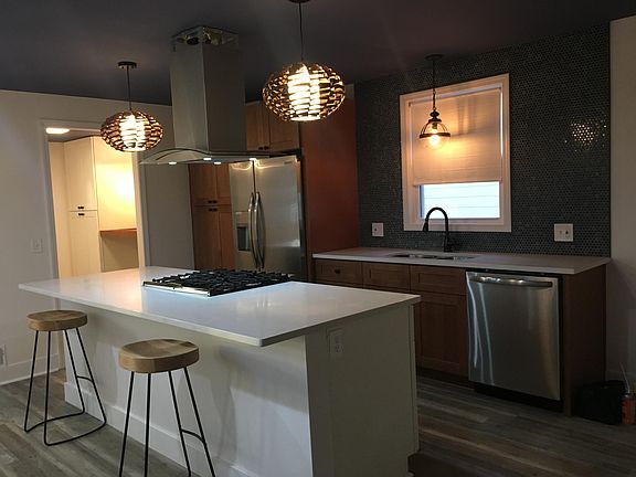 4th image of 4406 Forest Ave