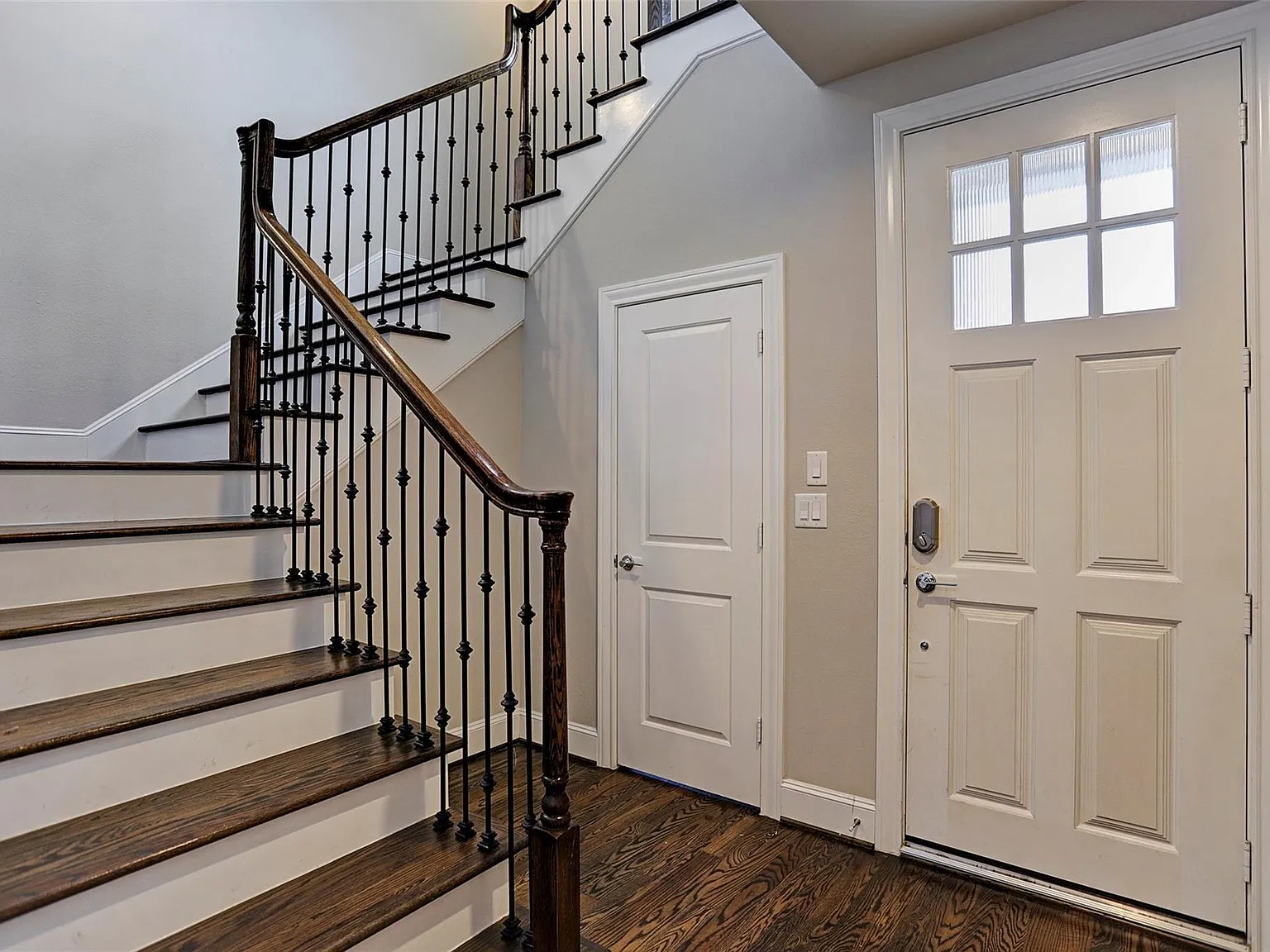 4 bed, 4.5 bath, 3396 sqft, $4,875 — Photo 2