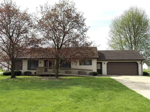 8923 Luann Dr S, Demotte, IN 46310