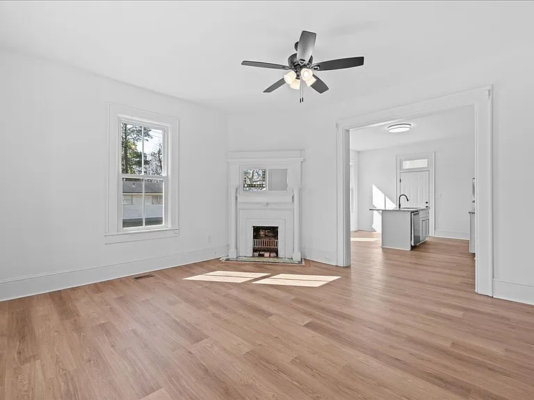 258 Maryland Ave — Photo 4
