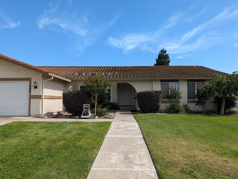 500 Fullerton Dr — Photo 2