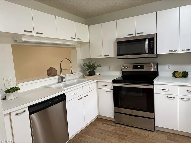 7750 Jewel Ln #103 — Photo 3