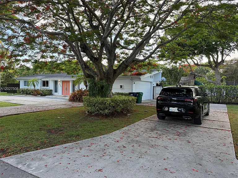 12800 SW 82nd Ct — Photo 2