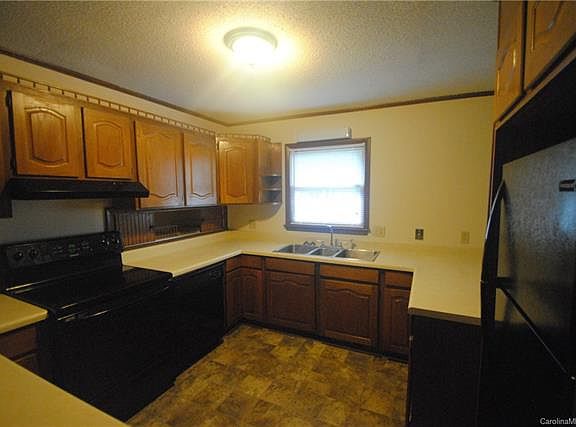 5th image of 3020 Arnold Dr