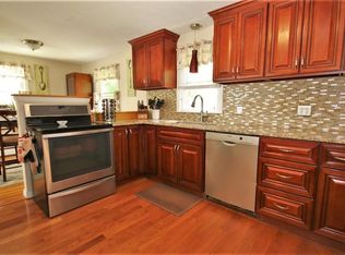 44 Deborah Rd, Warwick, RI 02888