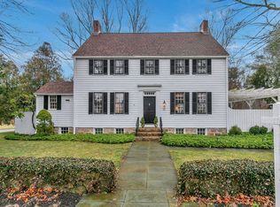 95 Lyme St, Old Lyme, CT 06371