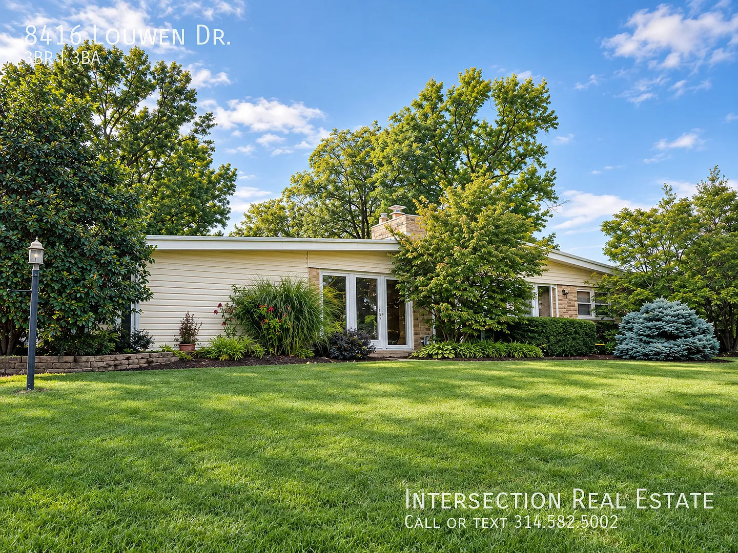 Stunning Tanglewood Mid-Century Modern Home in Ladue Schools — Photo 2