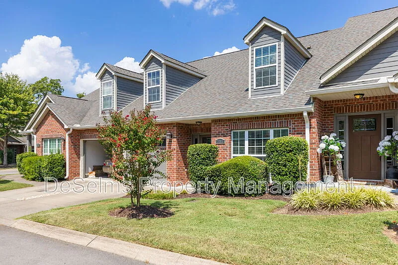 3053 Whitland Crossing Dr
